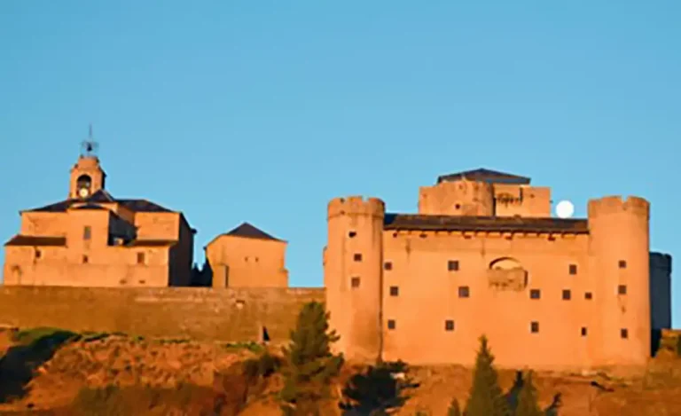 Castillo de Puebla de Sanabria - Iberlobo on Bike