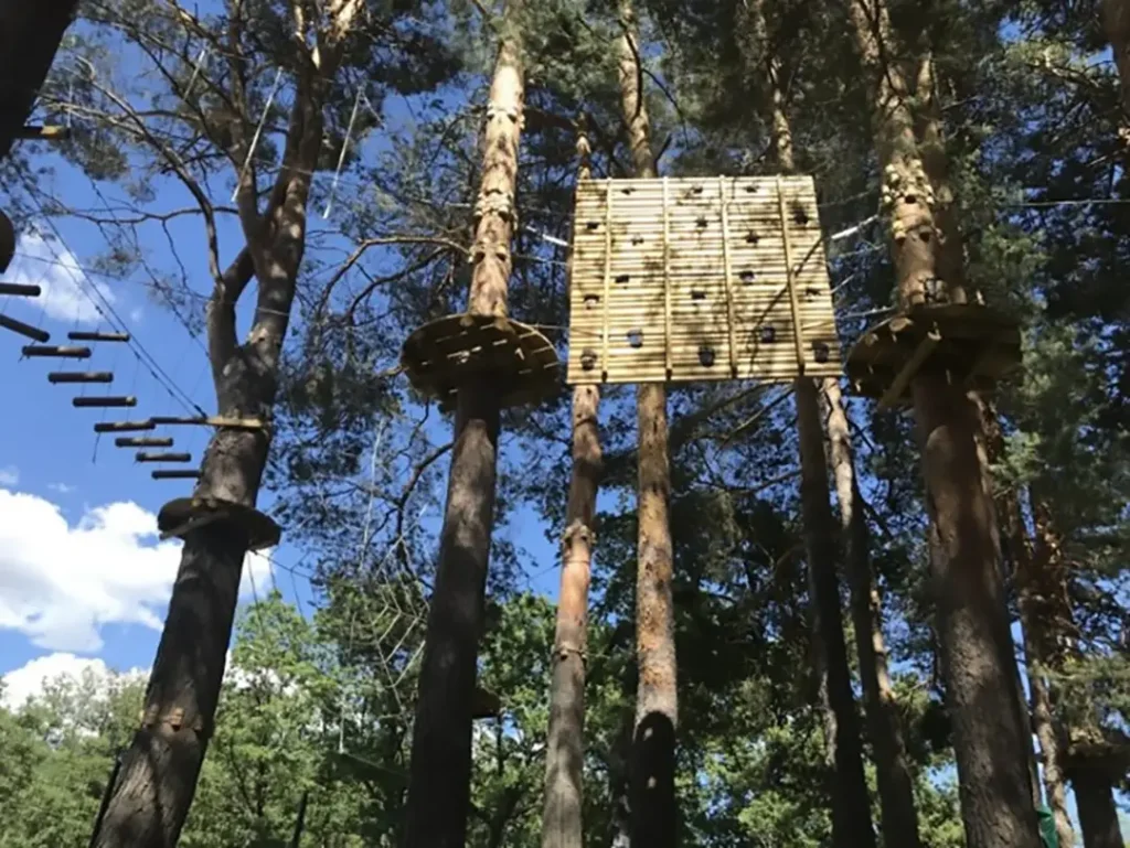 Centro de Actividades Turísticas La Pedriza 'Sanabria Lake' (Vigo de Sanabria) - Iberlobo on Bike