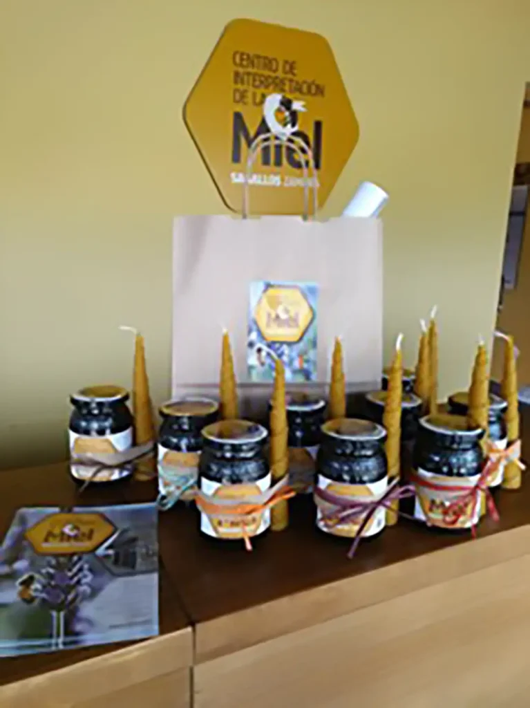 Centro de Interpretación de la Miel (Sagallos) - Iberlobo on Bike