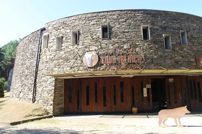 Centro del Lobo Ibérico de Castilla y León (Robledo) - Iberlobo on Bike