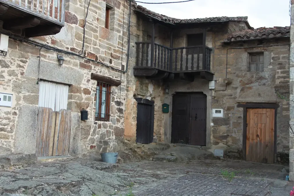 Conjunto histórico de Villardeciervos - Iberlobo on Bike