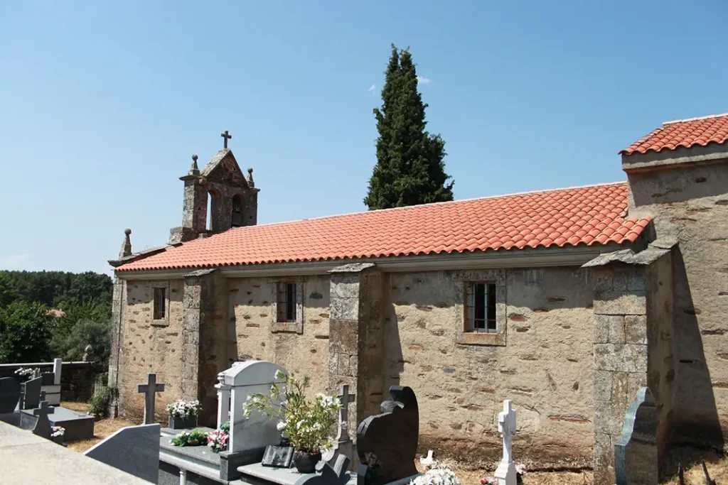 Ermita de Nuestra Señora de la Soledad (Trabazos de Aliste) - Iberlobo on Bike