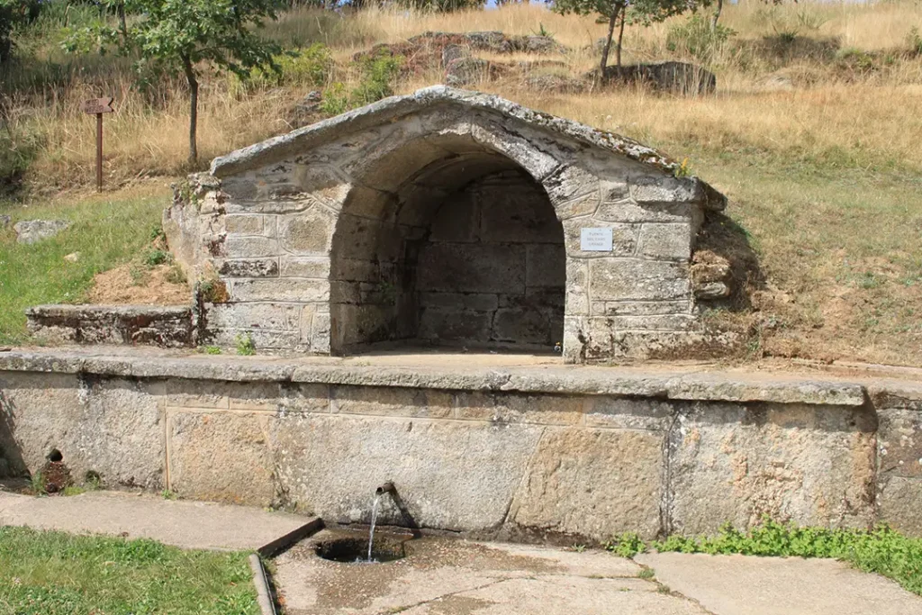 Fuente del caño grande (Villardeciervos) - Iberlobo on Bike