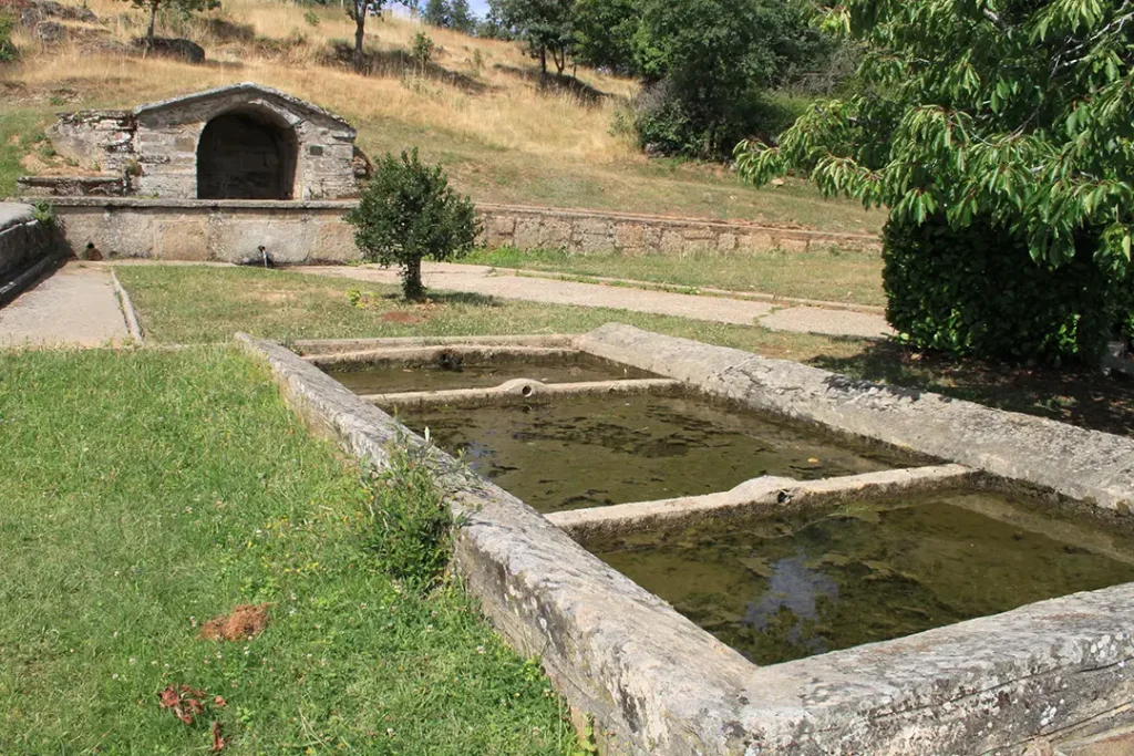 Fuente del caño grande (Villardeciervos) - Iberlobo on Bike