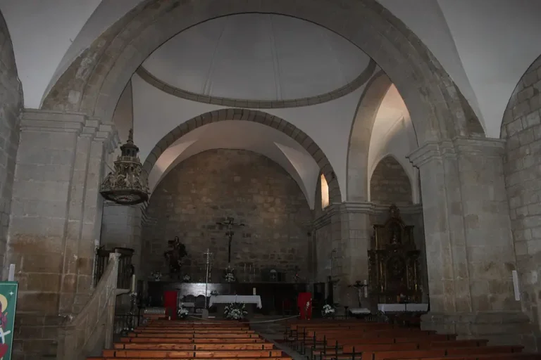 Iglesia de Nuestra Señora de la Asunción (Fermoselle) - Iberlobo on Bike