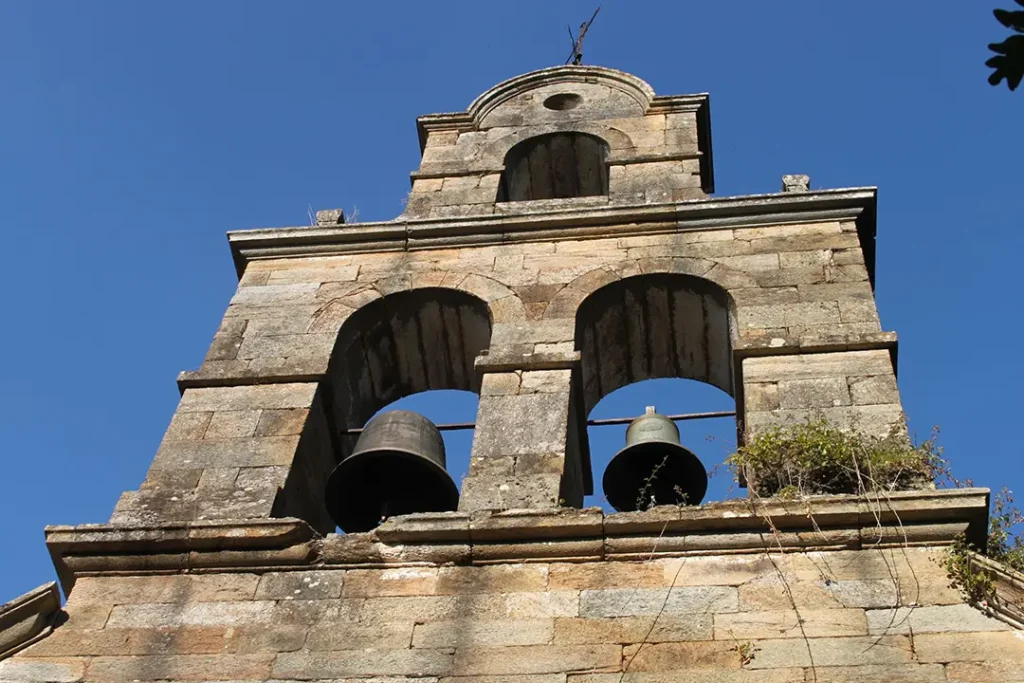 Iglesia de Santa Eulalia de Mérida (Doney de la Requejada) - Iberlobo on Bike