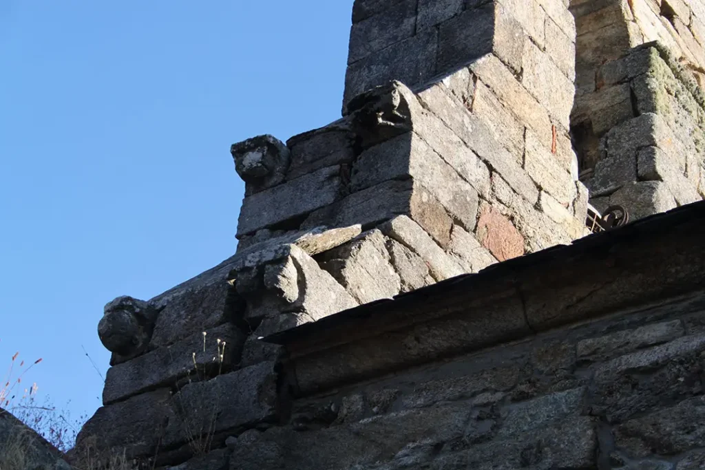 Iglesia de Santiago Apóstol (Santiago de la Requejada) - Iberlobo on Bike