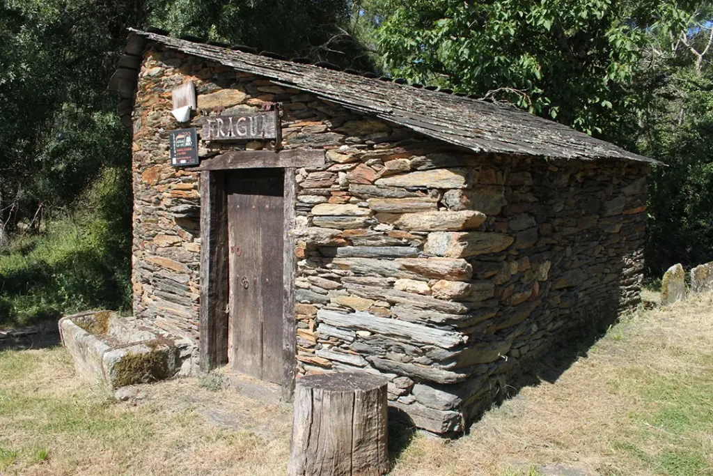 Lagar de Cera y Fragua de Robledo - Iberlobo on Bike