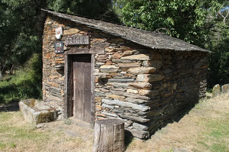 Lagar de Cera y Fragua de Robledo - Iberlobo on Bike