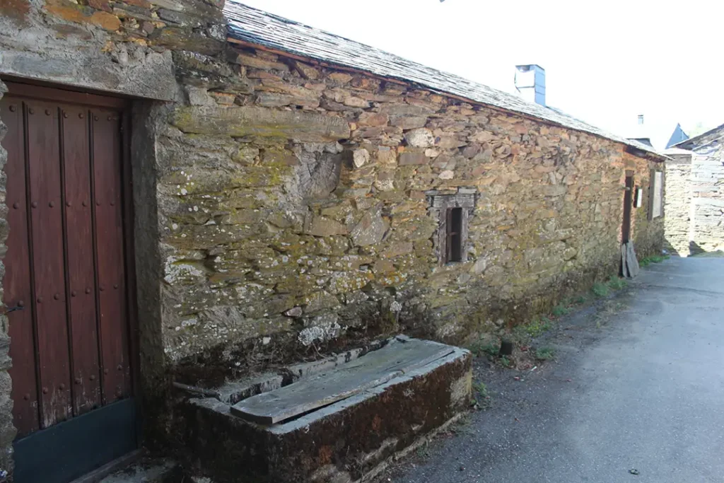 Lagar de Cera y Fragua de Robledo - Iberlobo on Bike