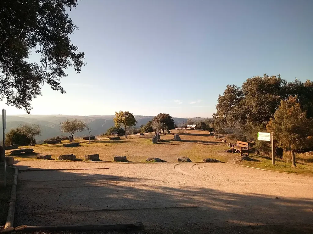 Mirador Accesible Peña del Cura (Pinilla de Fermoselle) - Iberlobo on Bike