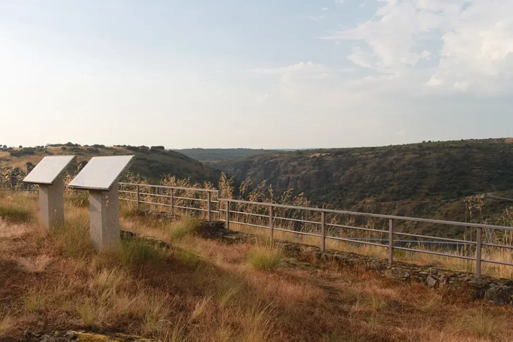 Mirador de Peña Centigosa (Villadepera) - Iberlobo on Bike