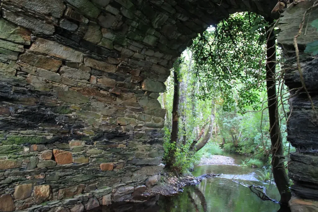 Puente de los Infiernos (Santa Cruz de los Cuérragos) - Iberlobo on Bike