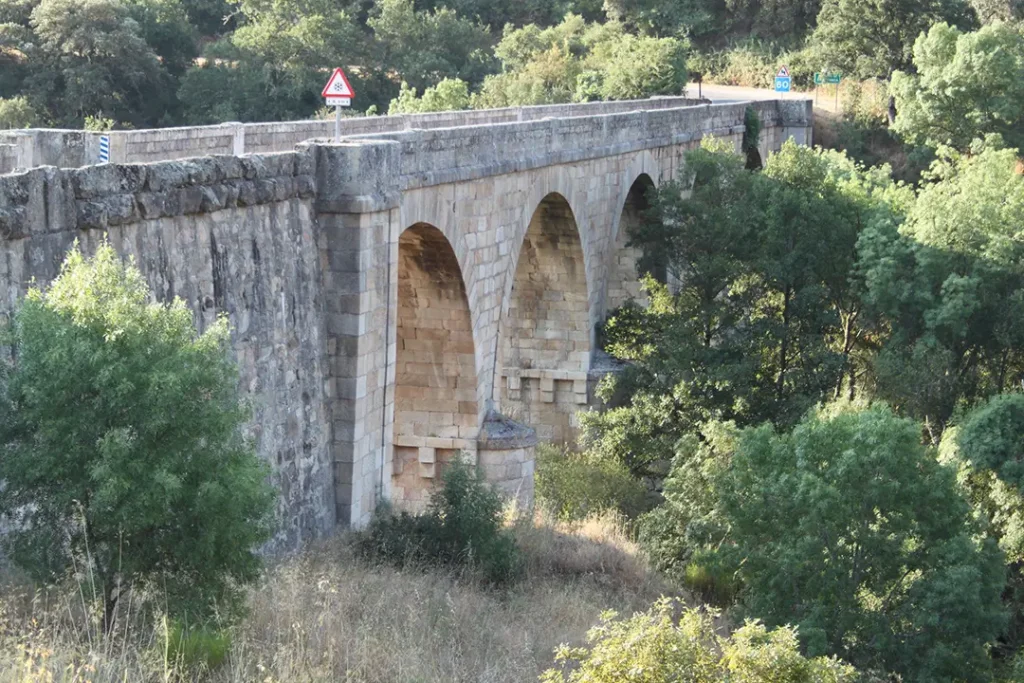 Puente de San Lorenzo (Fermoselle) - Iberlobo on Bike
