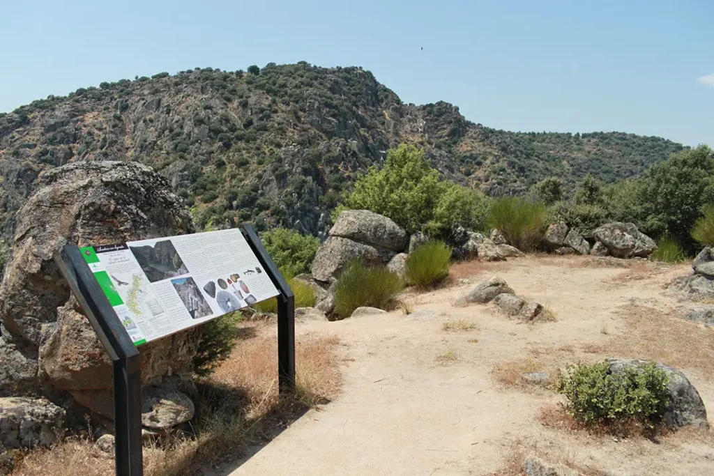 Ruta Mirado El Testero del Burro y Cascada de Aguas Bravas (Mámoles) - Iberlobo on Bike