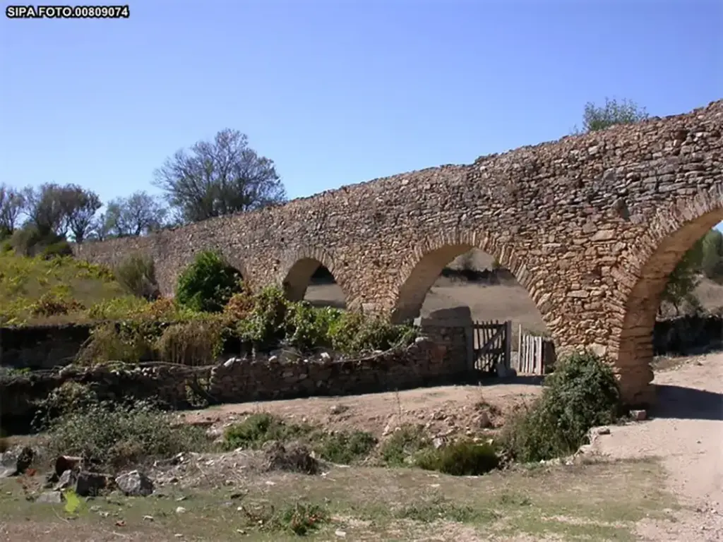 Acueducto de Vilarinho (Miranda do Douro) - Iberlobo on Bike