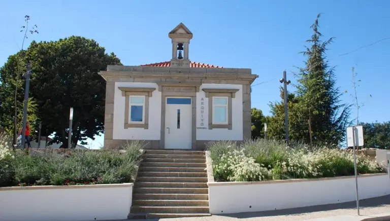 Arquivo Municipal - Ruínas do Castelo Do Vimioso - Iberlobo on Bike