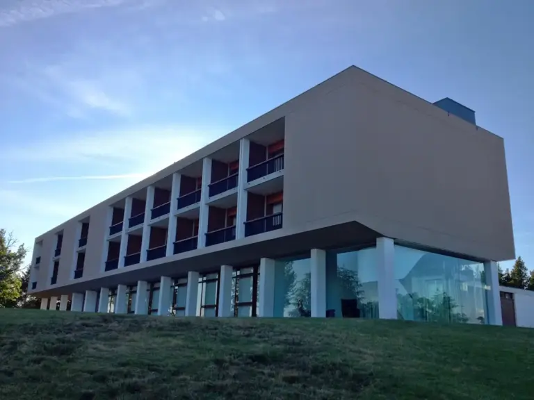 Barrocal do Douro - 'El Moderno Escondido' - Iberlobo on Bike