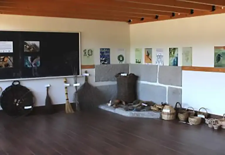 Centro de Educação, Interpretação e Formação Ambiental (Vimioso) - Iberlobo on Bike