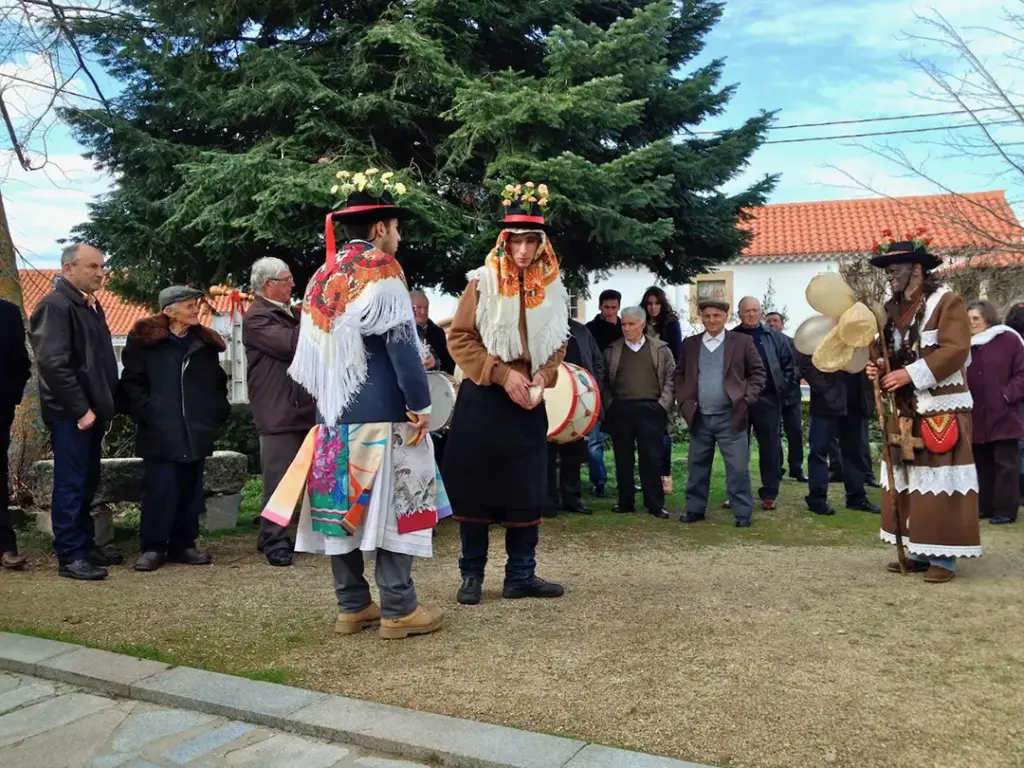 Fiesta de O Menino (Vila Chã da Braciosa) - Iberlobo on Bike