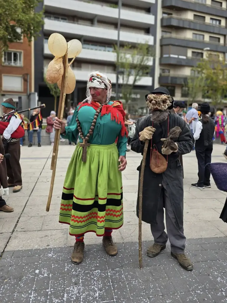 Fiesta de Santa Luzia / L Bielho i la Galdrapa (São Pedro da Silva) - Iberlobo on Bike