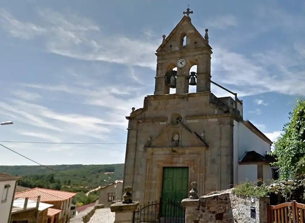 Iglesia Matriz de Pinela / Iglesia de São Nicolau - Iberlobo on Bike