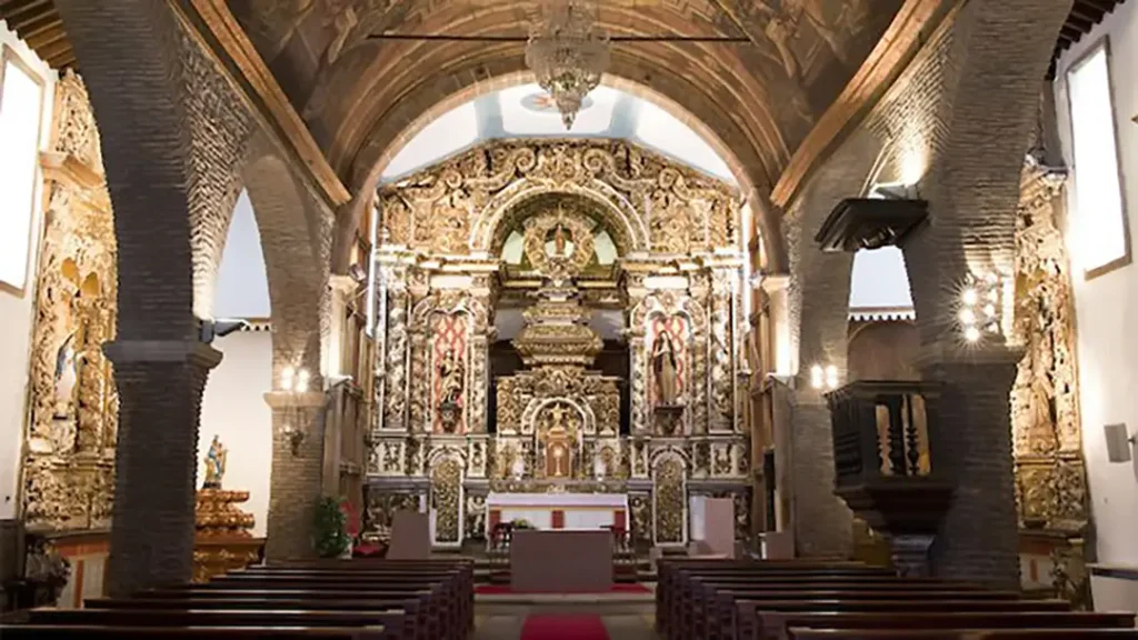 Iglesia Parroquial de Réfega / Iglesia de Santa María Madalena - Iberlobo on Bike