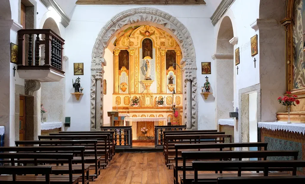 Iglesia de Santo Estêvão (Espinhosela - Bragança)