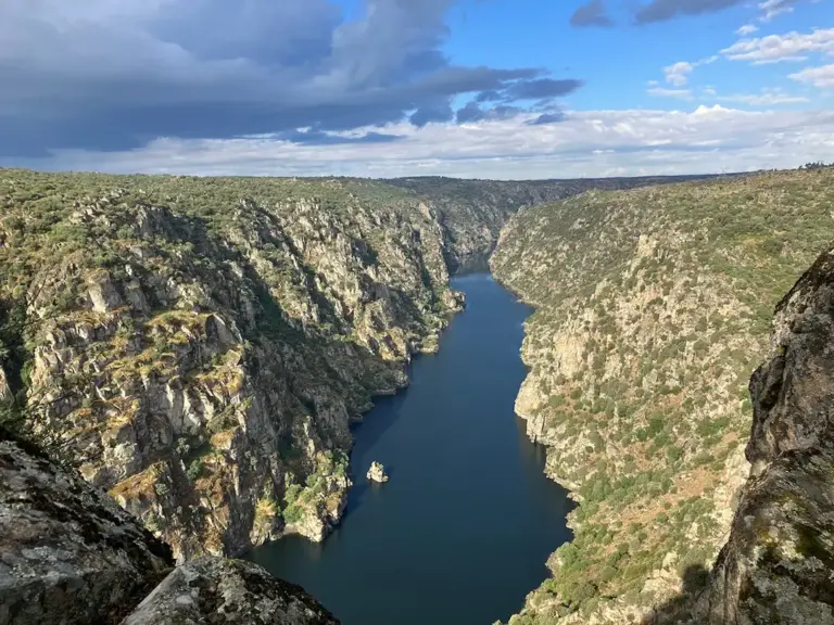 Mirador de A Faia Amarela / Castro de Cigaduenha (Vila Chã da Braciosa) - Iberlobo on Bike