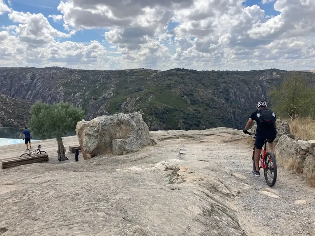 Mirador de A Fraga do Puio (Picote) - Iberlobo on Bike