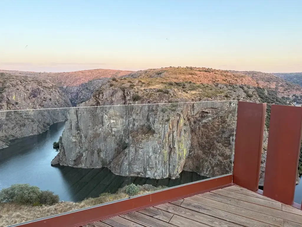 Mirador del Penedo Amarelo (Miranda do Douro) - Iberlobo on Bike