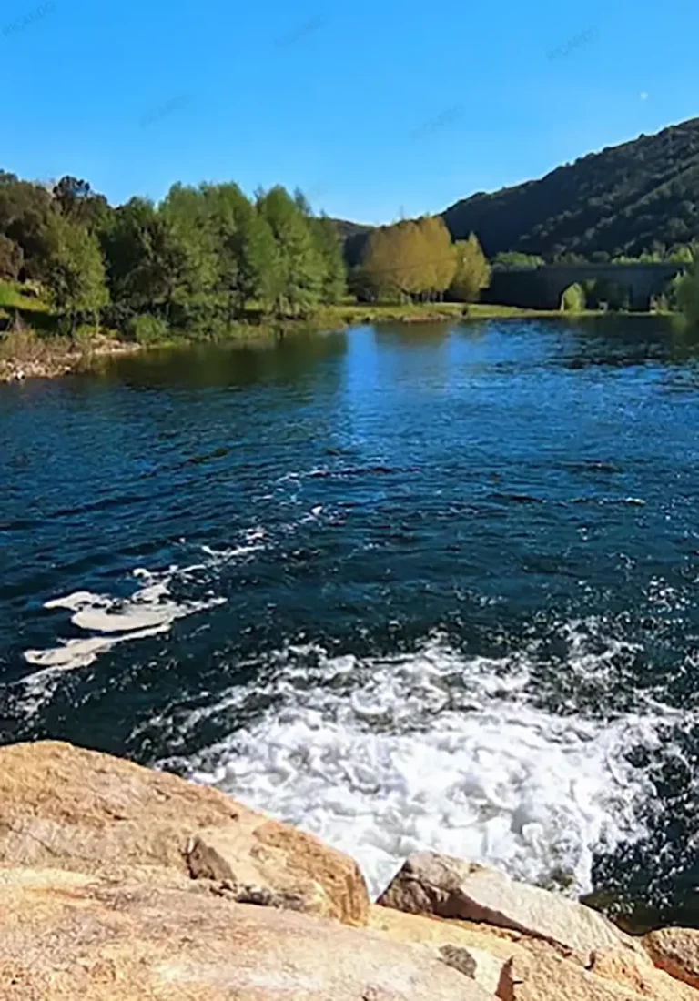 Playa Fluvial de Ponte do Maçãs (Outeiro) - Iberlobo on Bike