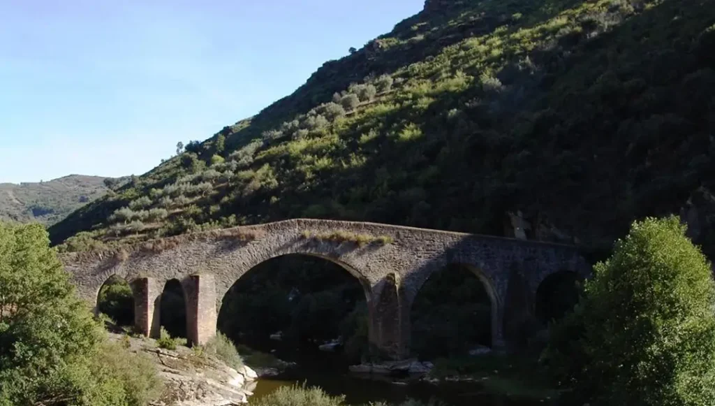 Puente de Santulhão (Izeda) - Iberlobo on Bike