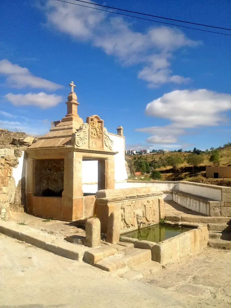 Puente y Fuente de Os Canos (Miranda do Douro) - Iberlobo on Bike