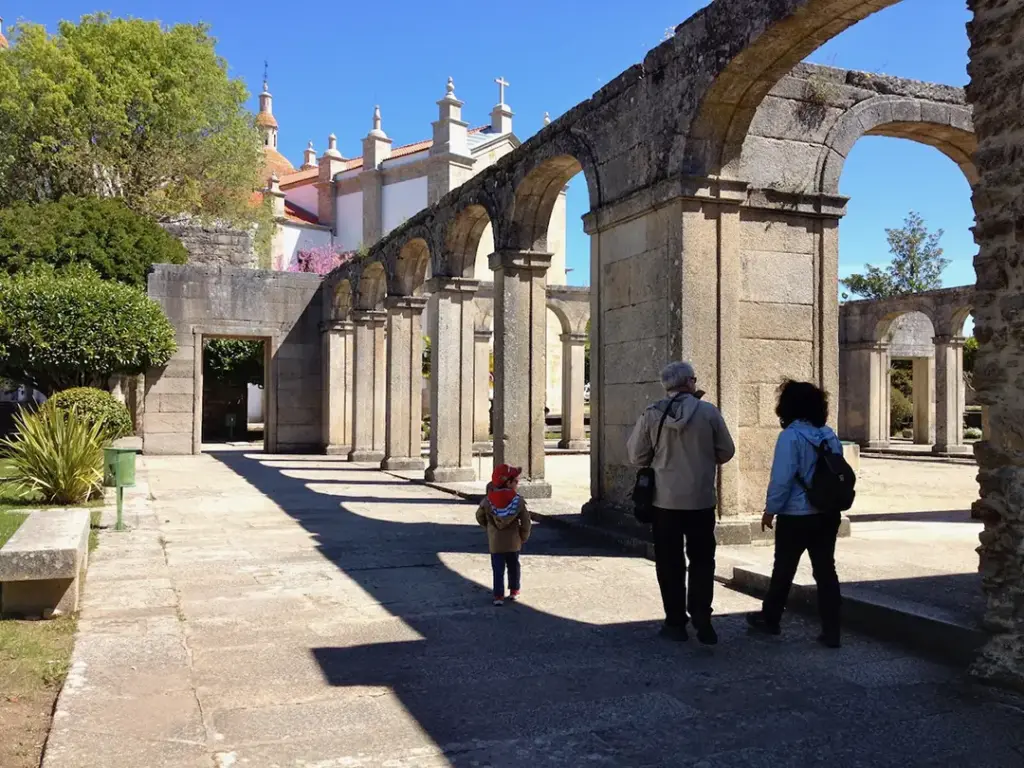 Ruinas del Pazo Episcopal (Miranda do Douro) - Iberlobo on Bike